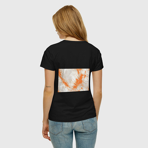 Женская футболка Оранжевая краска на белом / Черный – фото 4