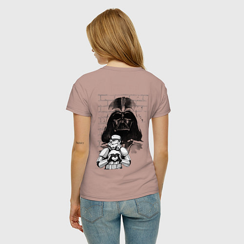 Женская футболка Дарт вейдер на стене / Пыльно-розовый – фото 4