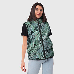 Женский жилет Листья пальмы на леопардовом серо - зеленом фоне, цвет: 3D-черный — фото 2