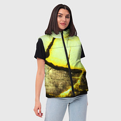 Женский жилет Трещины на абстрактном жёлтом фоне, цвет: 3D-черный — фото 2