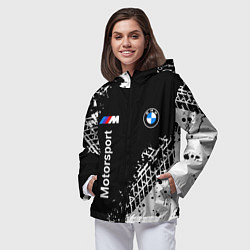 Ветровка с капюшоном женская БМВ: следы от шин, цвет: 3D-черный — фото 2
